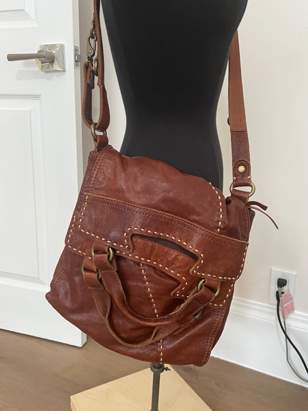 Lucky Brand Brown Leather Crossbody Bag - Picture 4 of 10